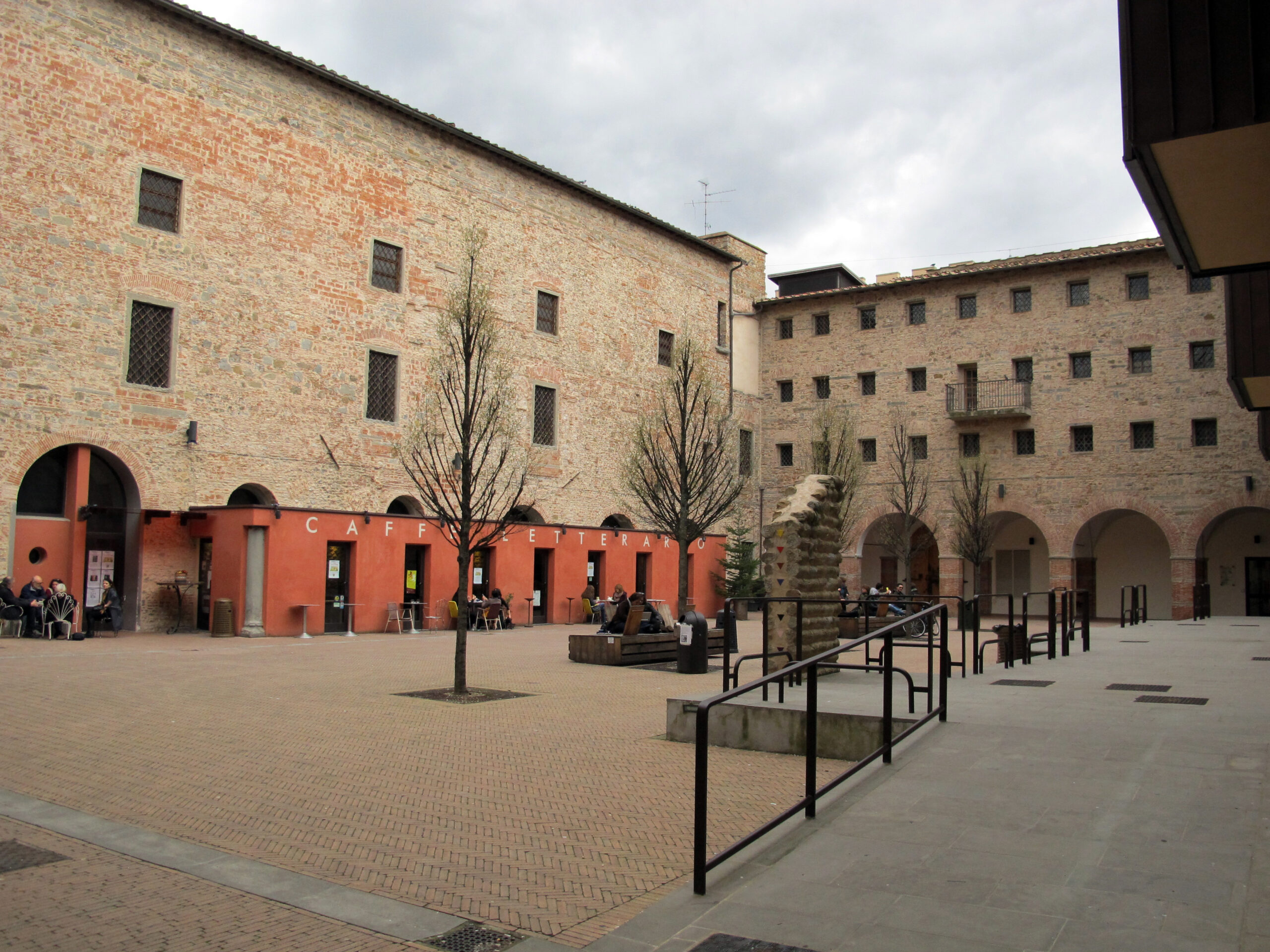 Le_murate,_piazza_delle_murate_03